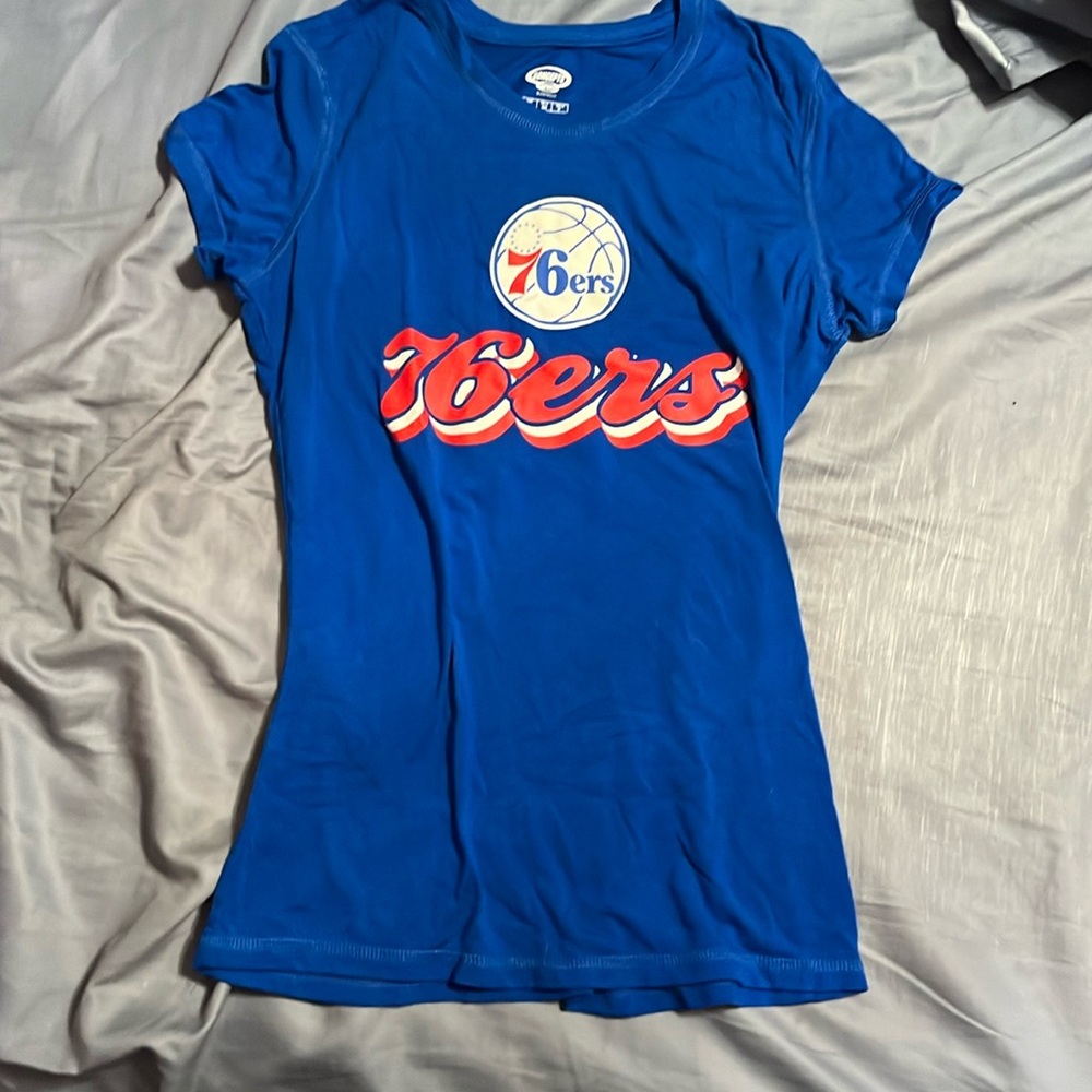Philadelphia 76ers Women’s sleep top